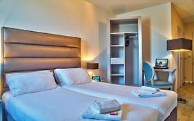 Adonis Hotel Bayonne
